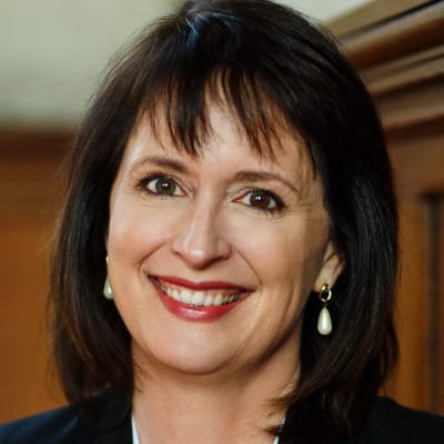 Nadine Maenza 